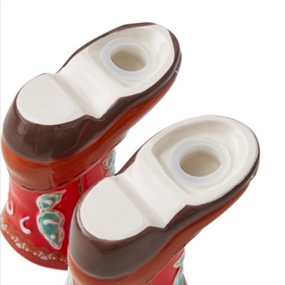 The Pioneer Woman Novelty Red Cowboy Boots salt and Pepper Shakers - Picture 3 of 3